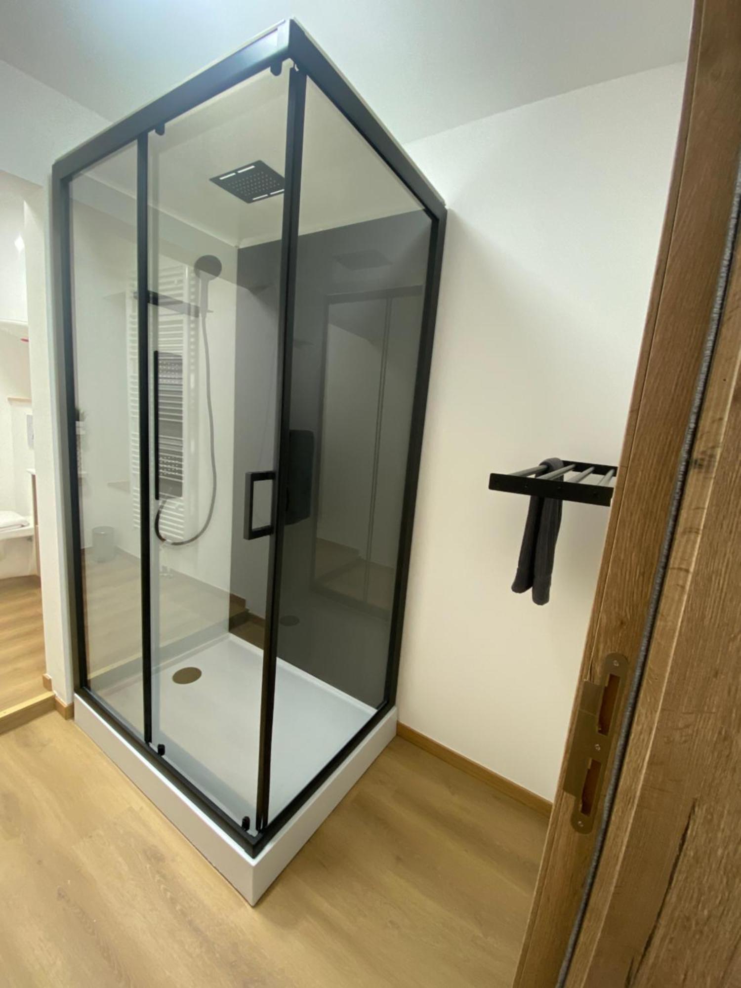1-D011 Superbe Appartement Spacieux Tres Calme شارلروا المظهر الخارجي الصورة