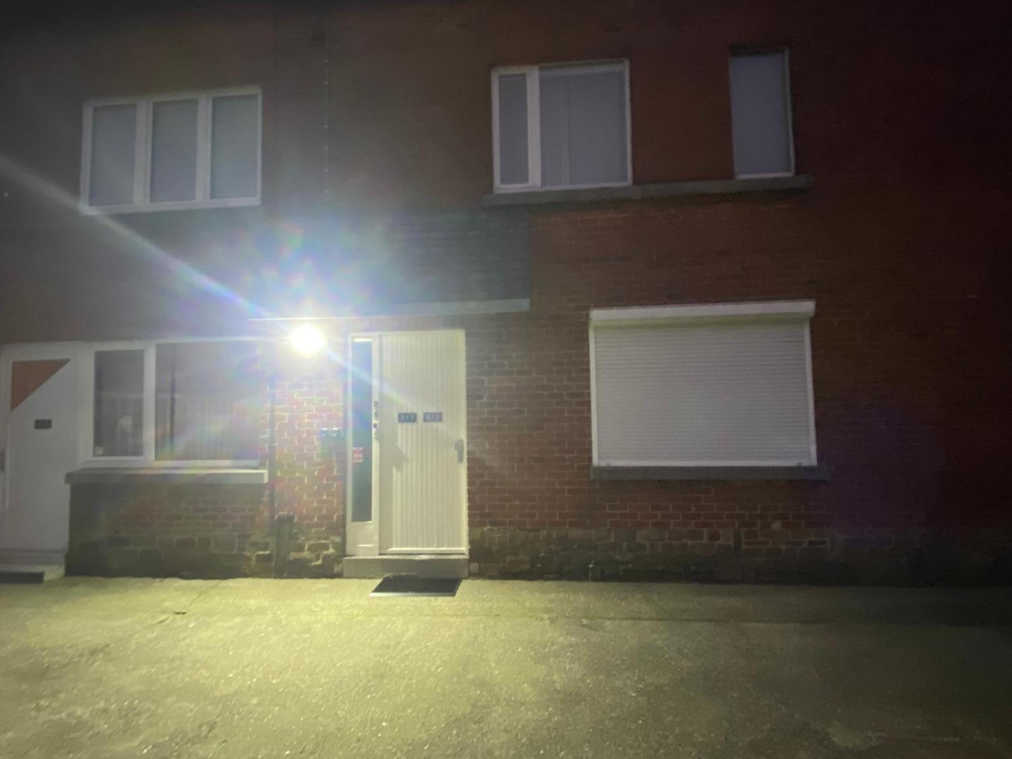 1-D011 Superbe Appartement Spacieux Tres Calme شارلروا المظهر الخارجي الصورة